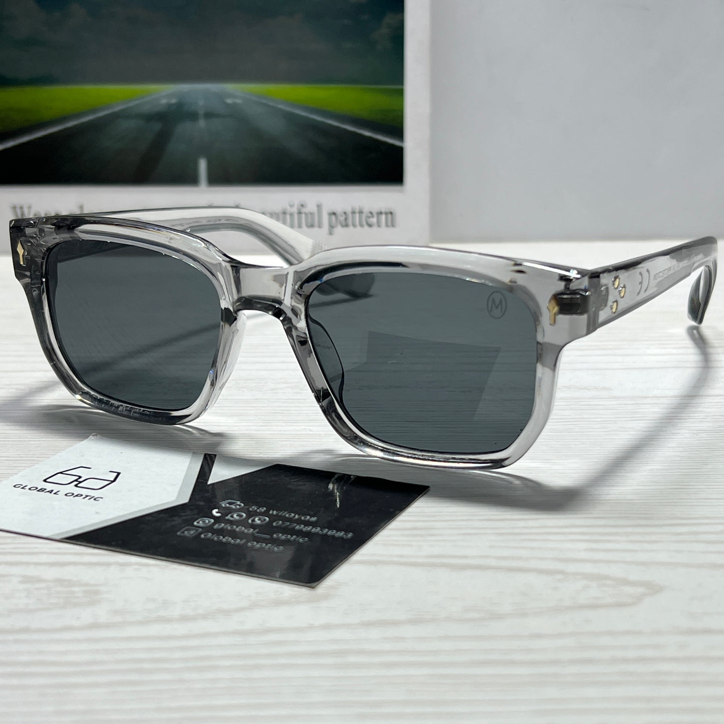 Lunettes solaires modéle 6040